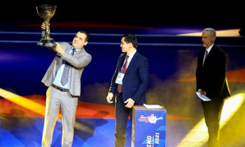 Держал в «заложниках» Кубок Вэла Баркера 18 лет. Олимпийскому чемпиону по боксу из Казахстана выдвинули обвинения. Видео