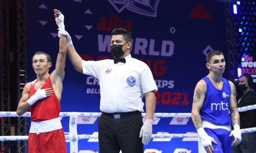 Бой казахстанского боксера вызвал скандал на чемпионате мира. Судей обвинили в украденной победе