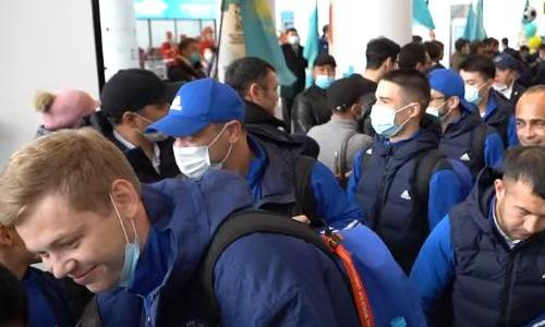 Появилось полное видео с прибытия сборной Казахстана в Нур-Султан после ЧМ-2021