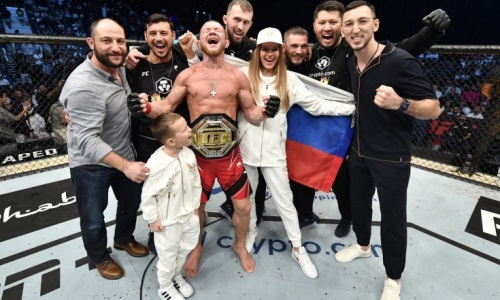 Стали известны гонорары Петра Яна, Ислама Махачева и других участников UFC 267