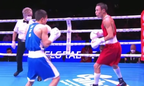 Видео доминирующей победы казахстанского боксера над двукратным чемпионом из Узбекистана за медаль ЧМ-2021