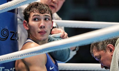 Казахстанский боксер деклассировал чемпиона России и выиграл медаль на ЧМ-2021