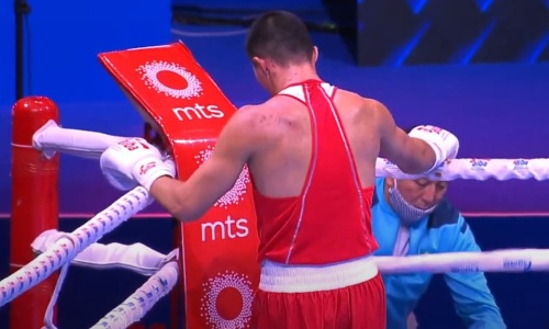 Российский судья откровенно засудил казахстанского боксера на ЧМ-2021
