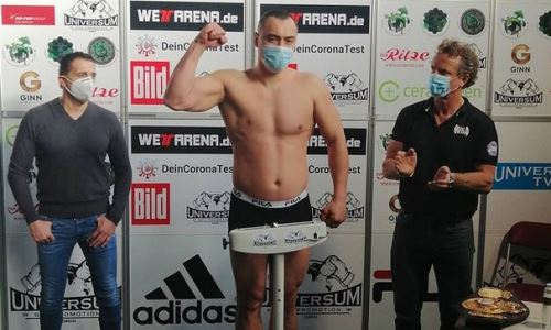 Зарубежный промоутер показал видео тренировки супертяжа-нокаутера из Казахстана