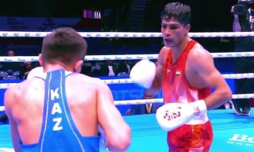 В шаге от «золота». Видео полного боя «Казахского Ломаченко» в полуфинале ЧМ-2021 по боксу