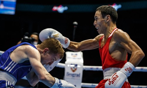 «Выступил великолепно». Уверенный выход казахстанского боксера в финал ЧМ-2021 отметили за рубежом