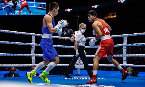 «Не мог дотянуться». Талантливый казахстанский боксер обезоружил соперника удивительной скоростью. Видео