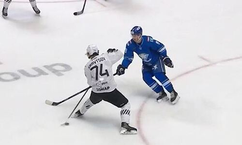 Форвард из НХЛ, «как котят», повозил хоккеистов «Барыса» и сотворил шедевр. Видео