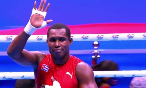 Исторической победой двукратного олимпийского чемпиона закончился ЧМ-2021 по боксу в Белграде. Видео