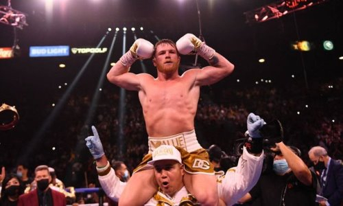 Чемпион мира из России достиг договоренности о бое с «Канело»