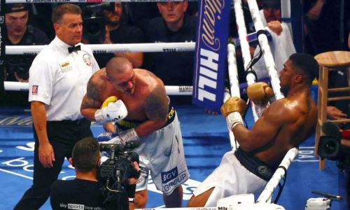 Боб Арум объяснил, почему он отказался подписать Усика вместе с Ломаченко