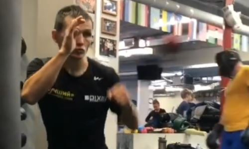 Казахстанская «Ракета» показал отработку джеба перед титульным боем. Видео