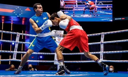 «Действительно вундеркинд». Казахстанский боксер на ЧМ-2021 проиграл наследнику Усика и Ломаченко