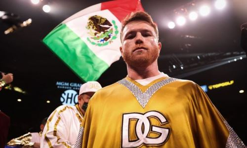 «Идет прямо на тебя и выбрасывает удары». Назван самый сложный соперник для «Канело»