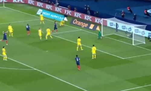 На шестой минуте открыт счет в матче Франция — Казахстан. Видео