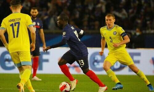 Футболист сборной Казахстана показал фото из Парижа и напрочь взбесил болельщиков