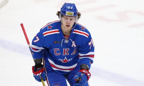 Дебют состоялся в матче с разгромом «Барыса» в КХЛ