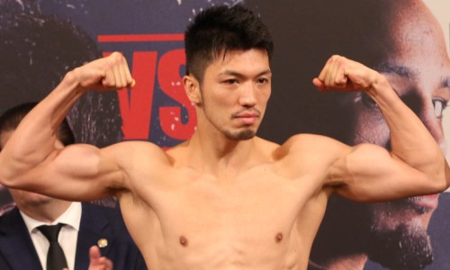 Чемпион мира показал фото подготовки к бою с Головкиным за три титула и сделал заявление