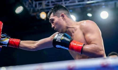 Непобежденный казахстанский боксер проведет бой за титул WBO