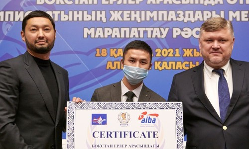 Сборную Казахстана по боксу официально наградили за успех на ЧМ-2021. Озвучены суммы призовых