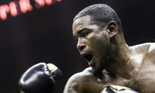 Главный бой вечера бокса в США с участием казахстанца завершился быстрым нокаутом. Видео