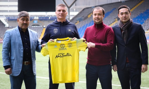 «Астана» официально представила нового главного тренера