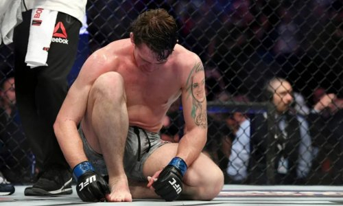 Боец ММА сломал ногу в момент нокаута соперника. Видео