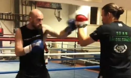 Соперник Камшыбека Кункабаева показал свою подготовку к их бою за титул WBA. Видео
