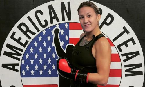 Первая казахстанка в UFC оценила шансы на бой со своей скандальной обидчицей