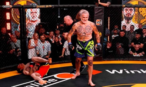 Никита Джигурда трижды за раунд отправил в нокдаун и нокаутировал Отара Кушанишвили. Видео