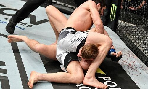 «Я был удивлен, этот парень опасен». Уроженец Казахстана из UFC оценил претензии Махачева на титульный бой