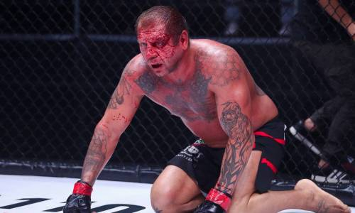 Александр Емельяненко досрочно проиграл второй бой подряд