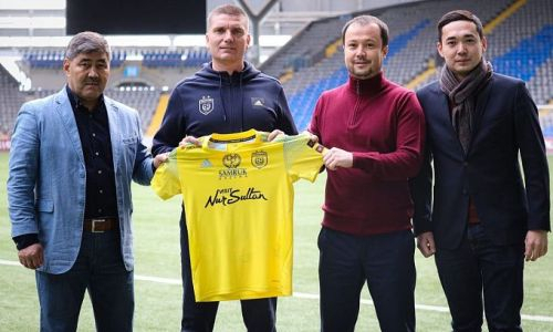 «Не будет никаких препятствий». Благоевич рассказал о целях «Астаны», трансферном бане и формировании состава