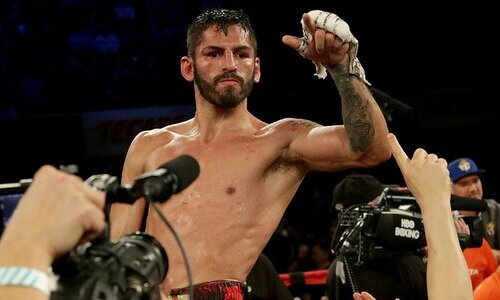 Экс-чемпион мира в трёх весах перешел в российский промоушн и получил бой с обладателем пояса WBC