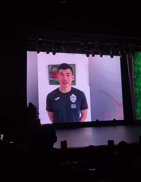 Футболисты ЦСКА с Зайнутдиновым поздравили «Тобол» с чемпионством