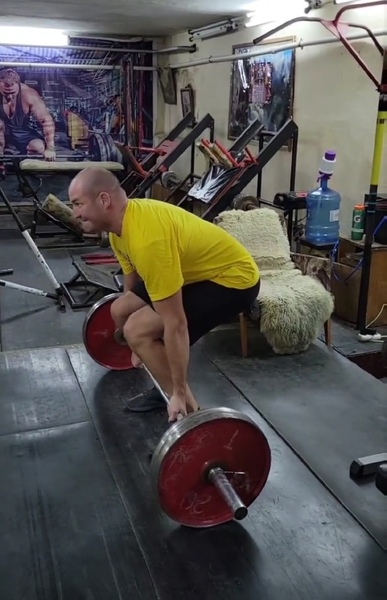 «Старая школа». Иван Дычко показал фото своей подготовки к вечеру бокса в Нур-Султане