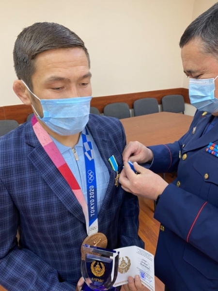 Призер Олимпиады в Токио из Казахстана получил еще одну медаль. Фото