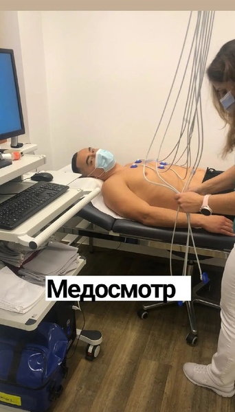 Казахстанский супертяж прошел медосмотр перед боем за титул WBC. Фото