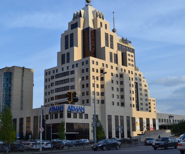 Сокращение бюджета? «Астана» переехала в другое место. Фото