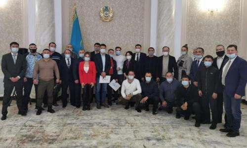 Сборную Казахстана по тяжелой атлетике официально решили разделить. Подробности