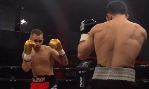 Видео боя казахстанского боксера с 11 победами против россиянина в Екатеринбурге
