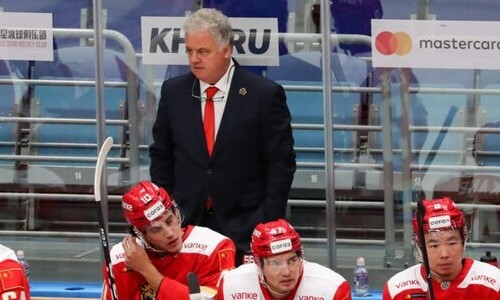 «Им приглашений не нужно». Наставник «Кунлунь РС» признал класс «Барыса» и объяснил провал в матче