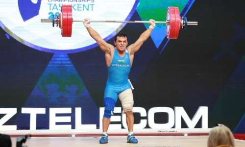 Сравнялись с Казахстаном. Узбекистан выиграл первое «золото» на домашнем ЧМ-2021 по тяжелой атлетике