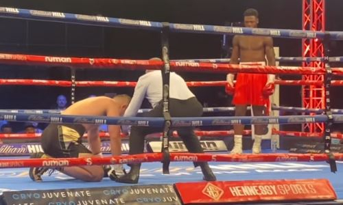 Спарринг-партнер Усика за минуту нокаутировал соперника хлестким ударом по печени. Видео