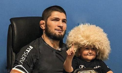 «Кто победит?». Махачев опубликовал фото Хабиба и Хасбика