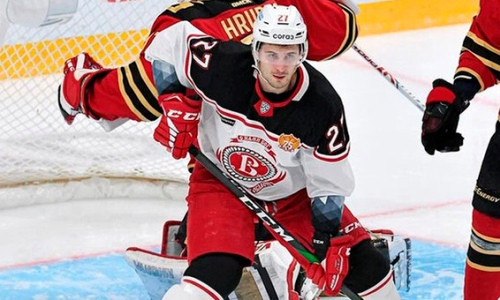 Конкурент «Барыса» за место в плей-офф КХЛ получил усиление состава