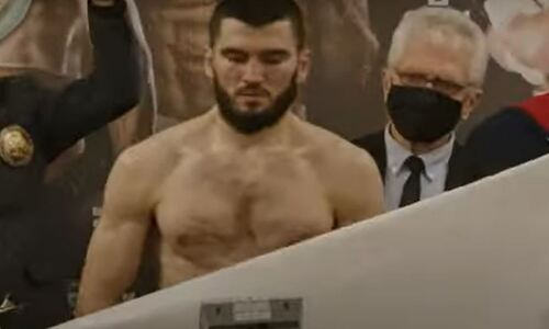 Неприятным сюрпризом и возможной потерей поясов закончилось взвешивание Артура Бетербиева. Видео