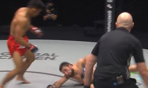 Встал и снова упал. Жестокий нокаут топового россиянина состоялся на турнире ONE FC с главным боем казахстанца. Видео
