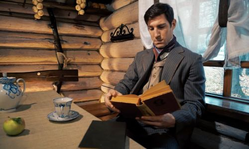 Даррен Диц предстал в образе российского дворянина XIX века. Видео