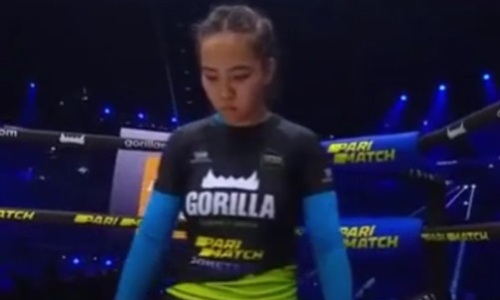 Жестким нокаутом завершился бой чемпионки из Казахстана за титул российского промоушна